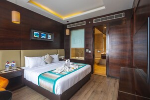 Suite | Free WiFi, bed sheets