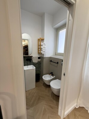Luxury Quadruple Room, City View | Bathroom - ULIVO GUEST HOUSE ROME (Rome)