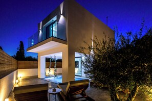 Terrace/patio - Marvelous villa in Agios Sostis perfect for a relaxing getaway (Agios Sostis)