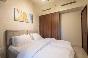 2 bedrooms, iron/ironing board, WiFi, bed sheets - 2BHK BIG BALACONY& CANAL VIEW WATERFRONT dubai mall (Dubai)