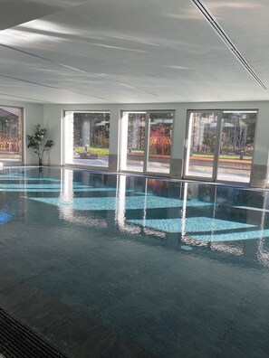 Indoor pool, open 3:00 PM to 9:00 PM, sun loungers - Maison Poluc Boutique Hotel (Ayas)