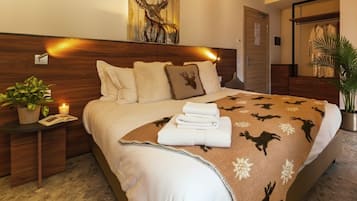 Deluxe Double Room, Mountain View | In-room safe, desk, laptop workspace, blackout drapes