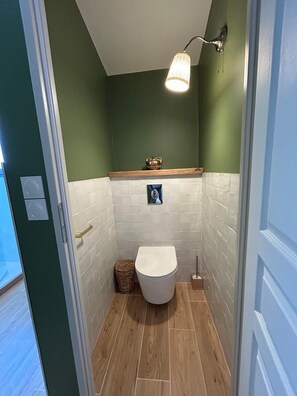 Towels, toilet paper