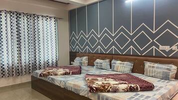 Familieværelse - aircondition | Skrivebord, arbejdsområde til bærbare computere