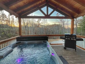 Outdoor spa tub - Twin Peaks - RRG Condominium w Hot Tub! (Pine Ridge)