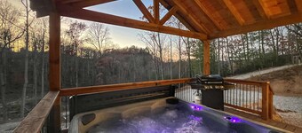 Twin Peaks - RRG Condominium w Hot Tub!