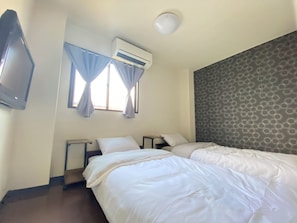 Room, Multiple Beds, Non Smoking, Kitchen | Free WiFi - AkiraHome Dobutsuenmae (Osaka)