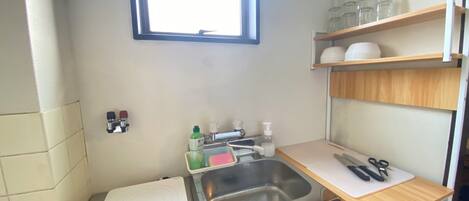 Room, Multiple Beds, Non Smoking, Kitchen | Private kitchen