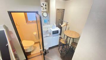 客房, 多張床, 非吸煙房, 廚房 | 浴室