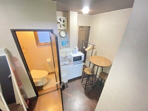 Room, Multiple Beds, Non Smoking, Kitchen | Bathroom - AkiraHome Dobutsuenmae (Osaka)