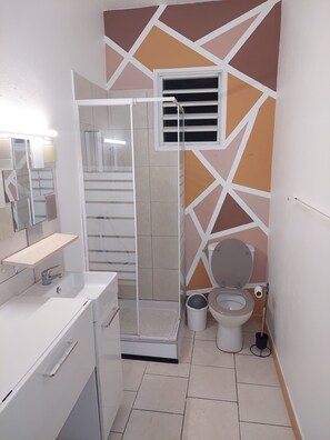 Shower, hair dryer, towels, soap - House Guadeloupe (Baie-Mahault)