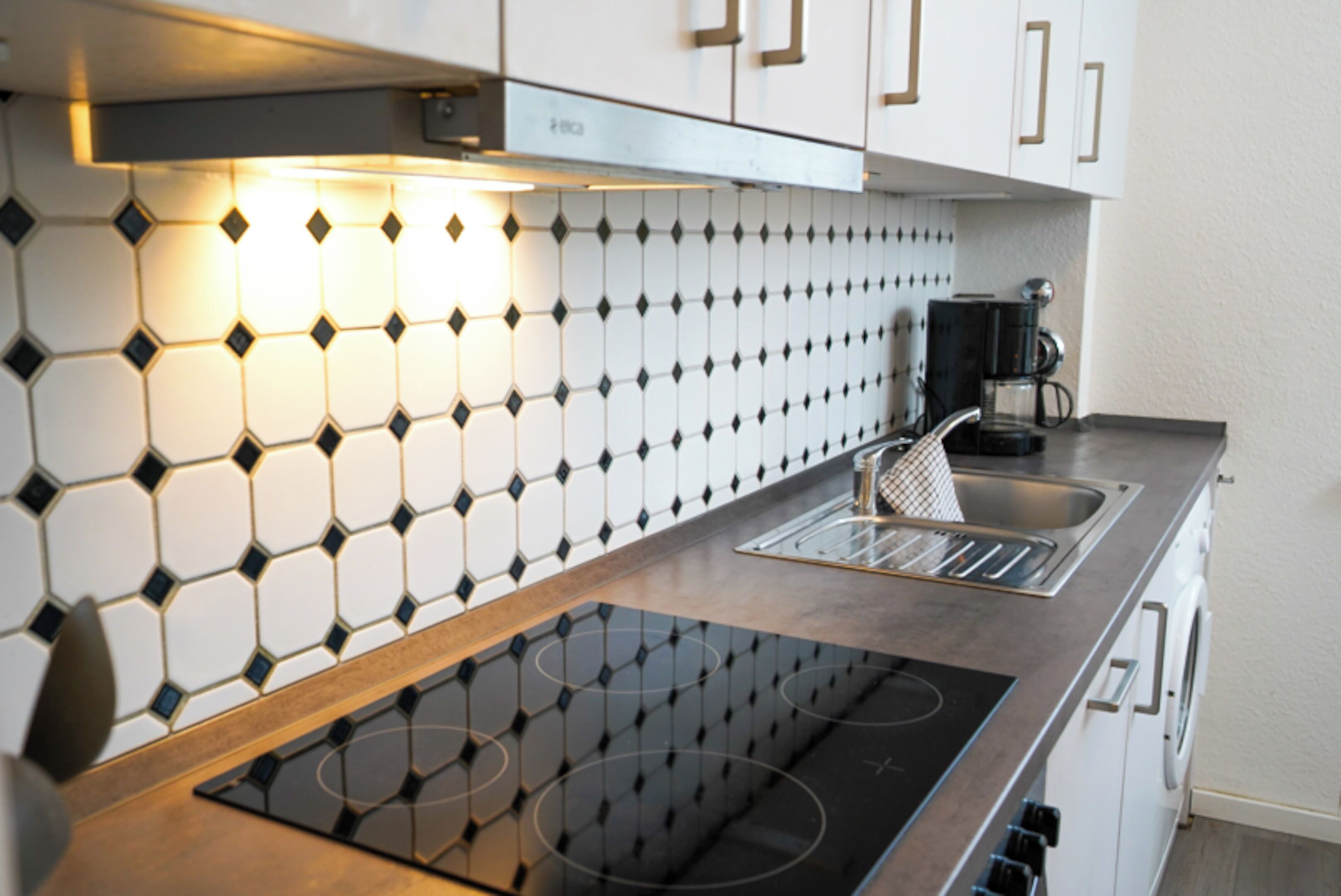 Kühlschrank, Ofen, Herdplatte, Geschirrspüler