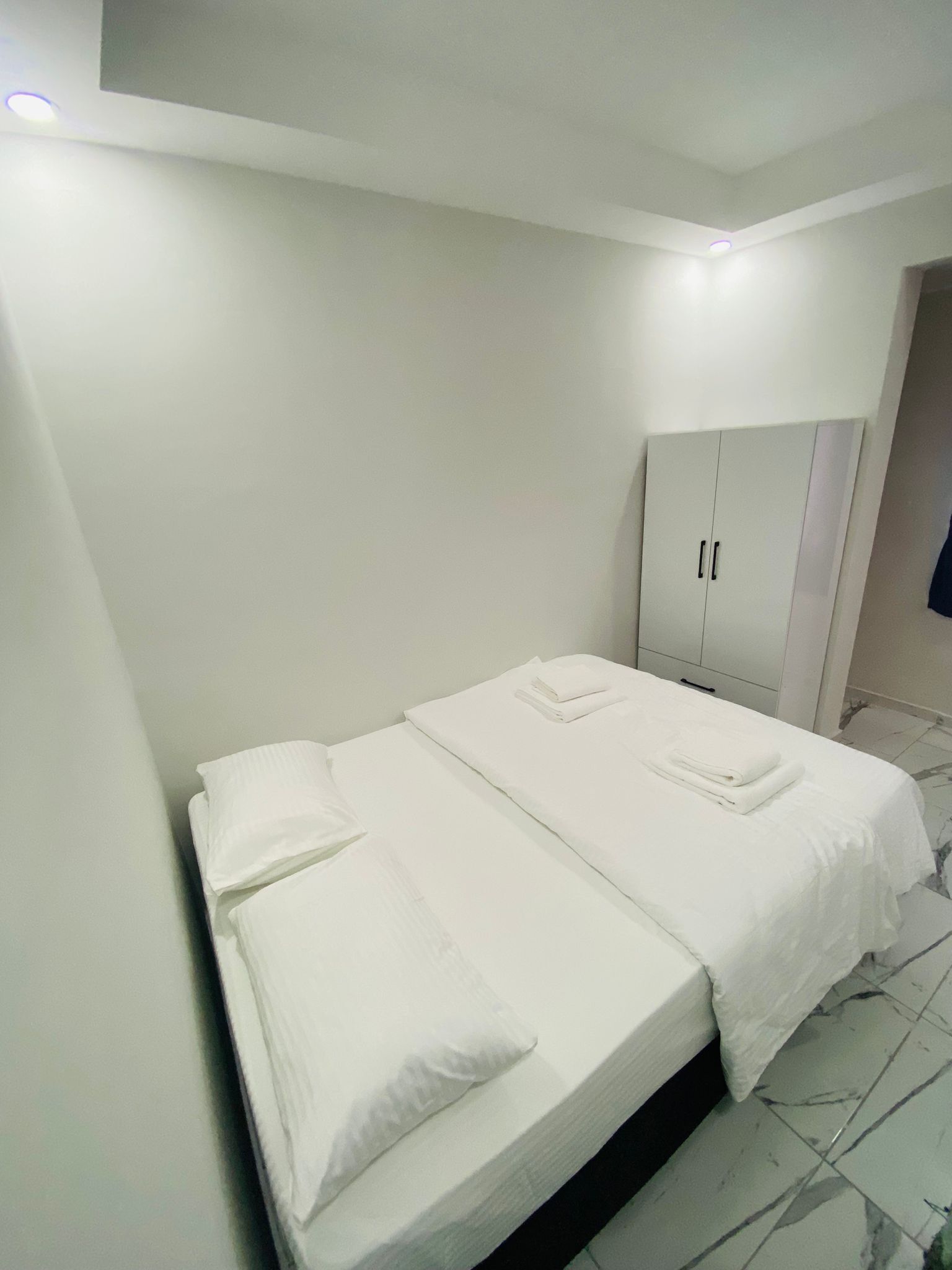 Classic Condo, Balcony, City View