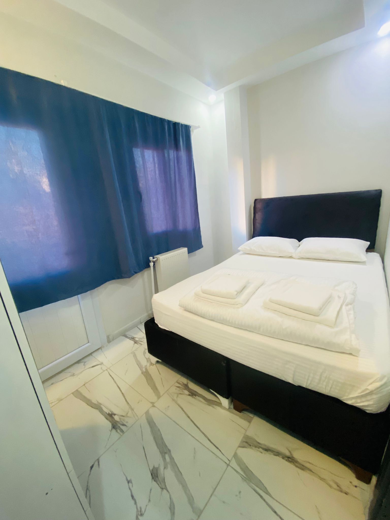 Desk, laptop workspace, free WiFi