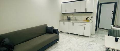 Classic Condo, Balcony, City View | Living area