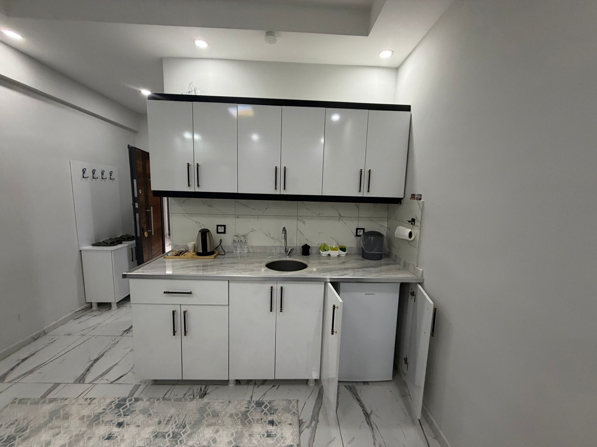 Classic Condo, Balcony, City View, 1+1 | Private kitchen | Fridge, oven, cookware/dishes/utensils