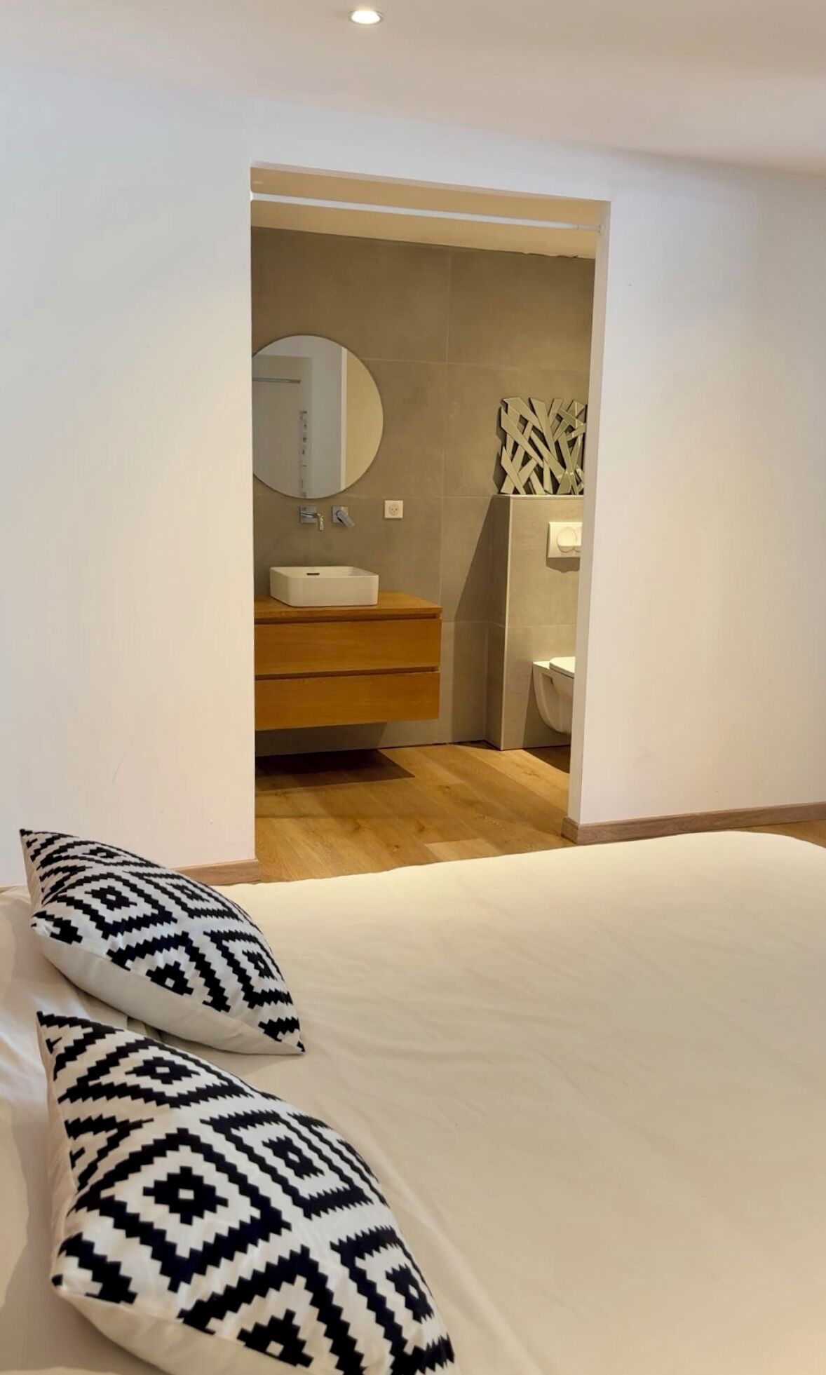 1 chambre, fer et planche à repasser, Wi-Fi, draps fournis