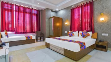 Family Twin Room | Seterika/papan seterika, Wi-fi percuma