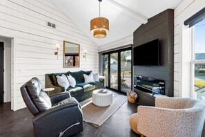 TV, fireplace - Beacon Breeze- Golf cart, backyard oasis, family friendly! (Port St. Joe)