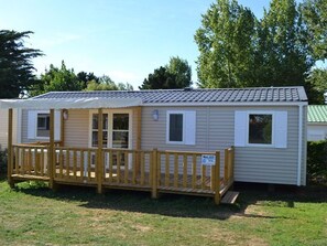 Exterior - Spacious 4-bedroom mobile home with terrace (Puy-l'Évêque)