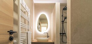 Hair dryer, towels - Peaceful holiday home with private garden, pets allowed (Le Lavandou)