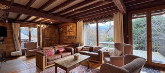 Charming chalet in Villard-de-Lans for 12, 4 bedrooms and fireplace