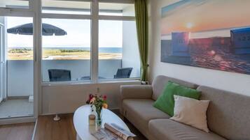 Een smart-tv en een stereo