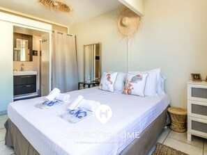 1 bedroom, free WiFi, bed sheets - Getaway in Lavandou, pets allowed (Le Lavandou)