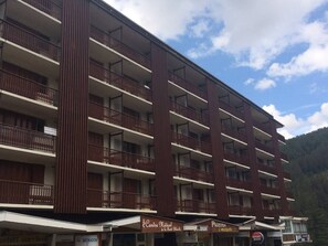 Exterior - Mountain Studio in Claux, 4 people, close to slopes & shops (Vars)