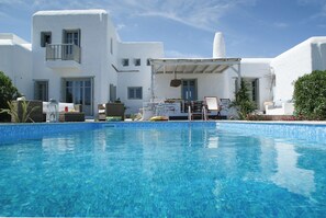 Pool - House with private pool (Kamares Naousas)