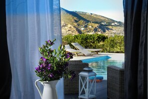 Pool - House with private pool (Kamares Naousas)