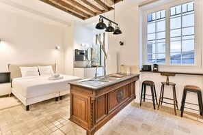 1 bedroom, WiFi, bed sheets - Studio d'artiste au style New Yorkais (Paris)