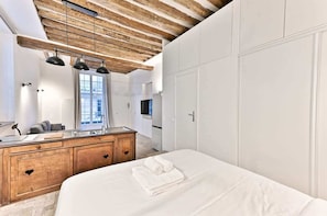 1 bedroom, WiFi, bed sheets - Studio d'artiste au style New Yorkais (Paris)