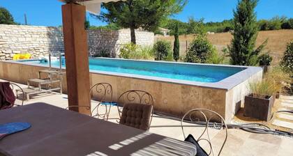 Maison familiale avec piscine en pleine nature