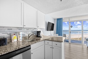 冰箱、微波炉、烤箱、炉灶