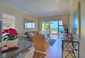 Living area - Sea Shells A beautiful luxurious SeaView unit in Umhlanga Rocks (uMhlanga)
