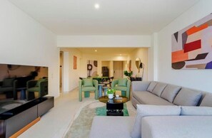 Huoneisto, keittotila, kaupunkinäköala | Oleskelualue