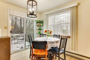 House (3 Bedrooms) | Interior - Ski, Swim & Hike! Family Home in Tobyhanna (Tobyhanna)