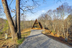 House (2 Bedrooms) | Interior - Steps to State Park! A-frame Cabin in Piney Creek (Piney Creek)