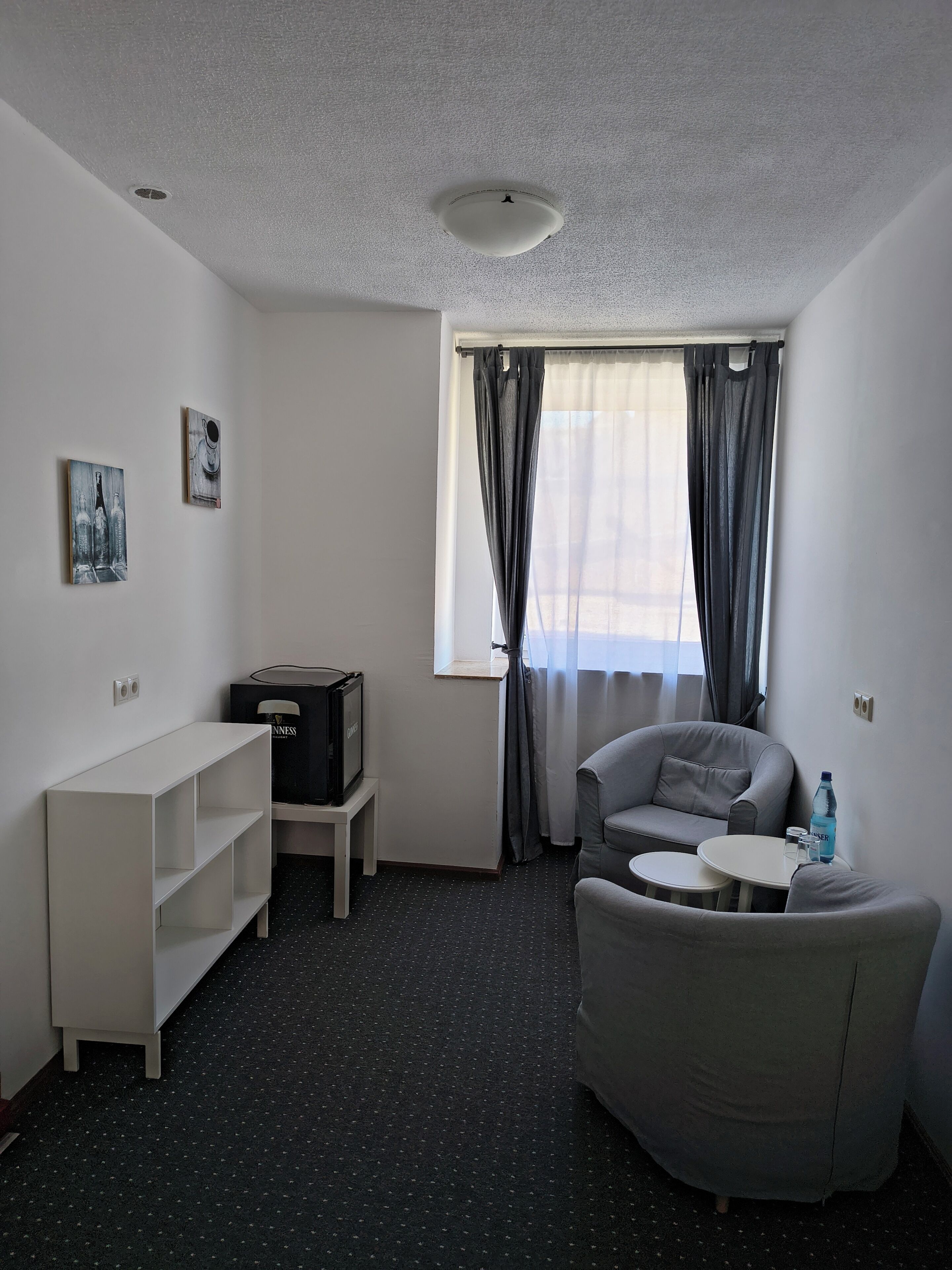 Suite, balkon, pemandangan kota | Ruang kerja ramah laptop, tirai kedap cahaya, dan setrika/meja setrika