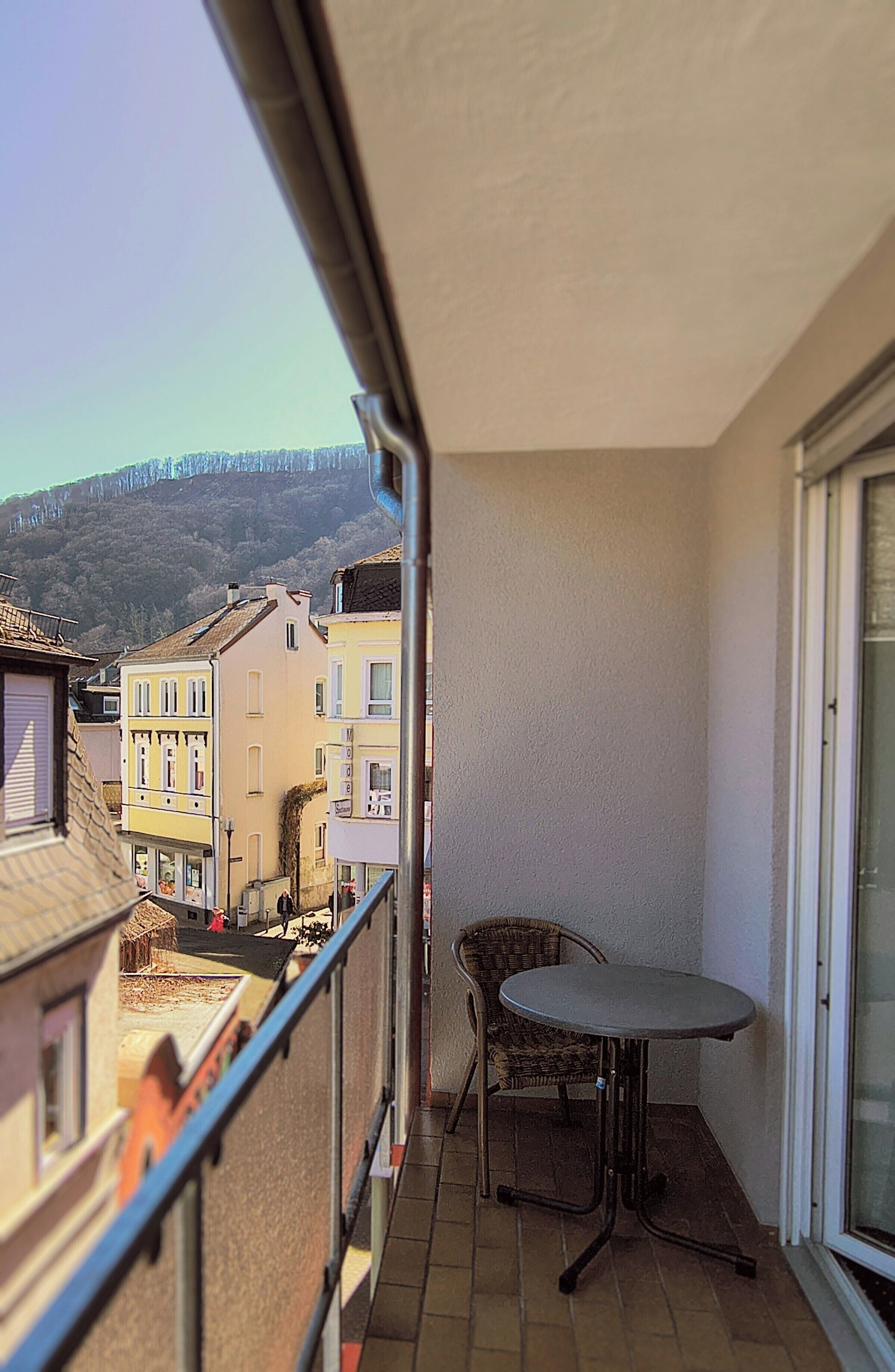 套房, 阳台, 城市景观 | 笔记本电脑工作区、遮光窗帘、熨斗/熨板、免费 WiFi