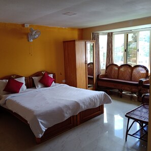 Family Suite, Mountain View - Hotel Spring Valley (Kodaikanal)