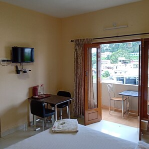 Executive Double Room - Hotel Spring Valley (Kodaikanal)