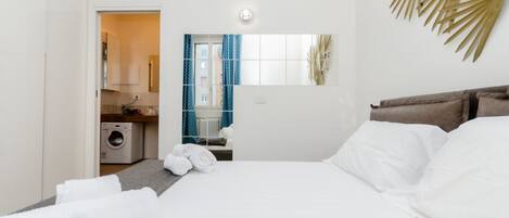 2 bedrooms, iron/ironing board, free WiFi, bed sheets