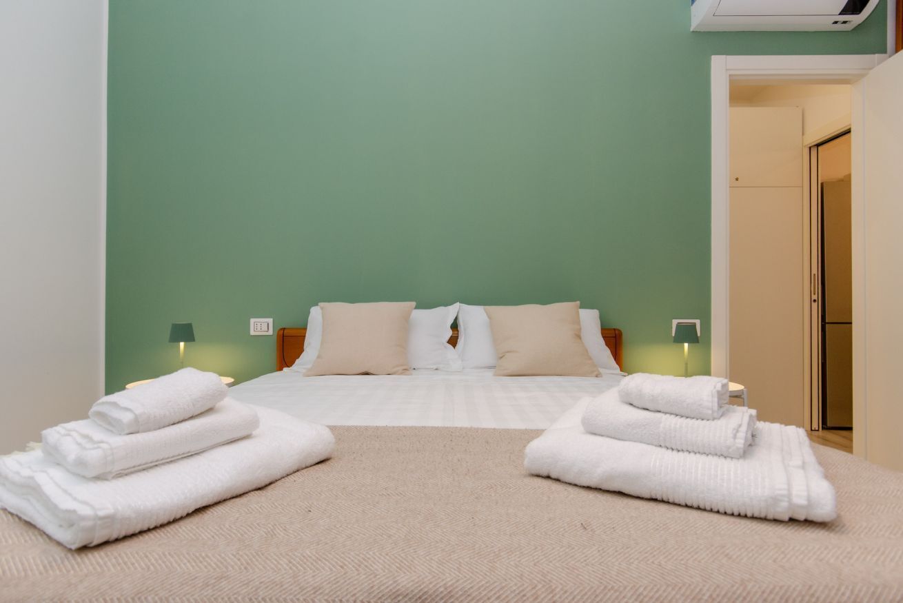 1 slaapkamer, een strijkplank/strijkijzer, gratis wifi, beddengoed