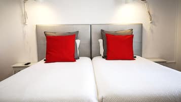 Zweibettzimmer, Balkon | Minibar, kostenloses WLAN