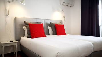 Twin Room, Balcony | Minibar, free WiFi