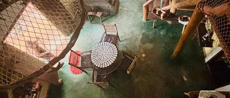 Smart-TV, Bücher, Stereoanlage