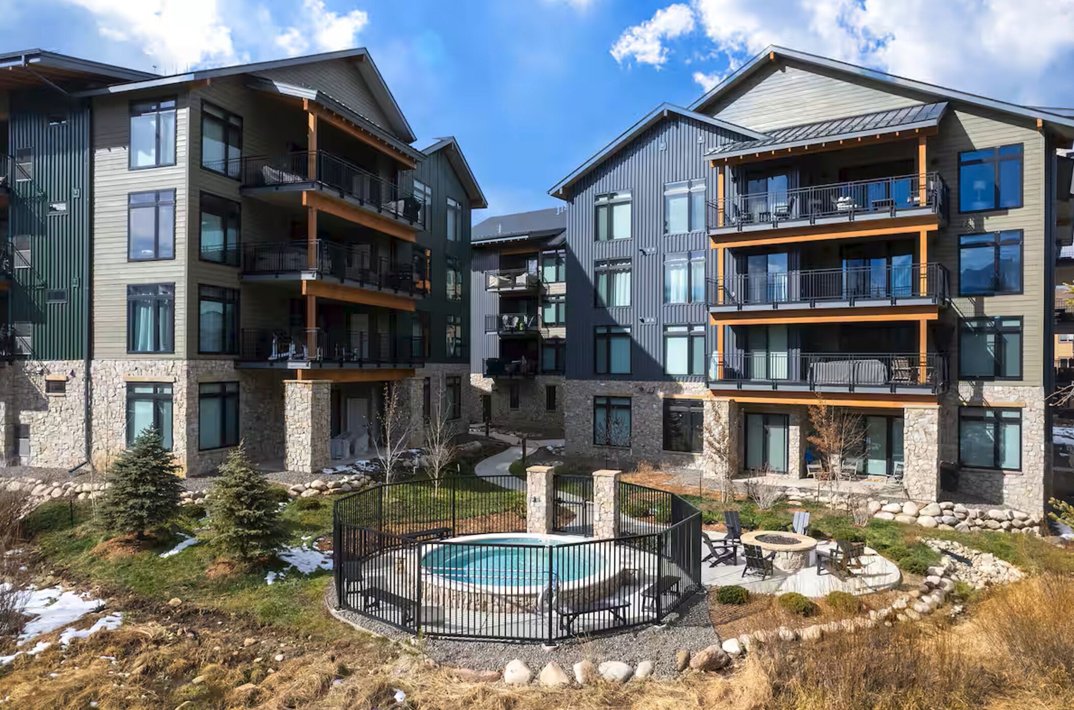 المنشأة من الخارج