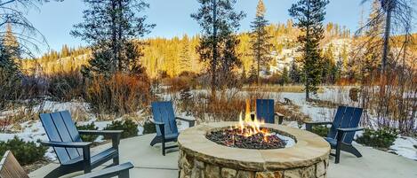 Condo, 2 Bedrooms | Property grounds